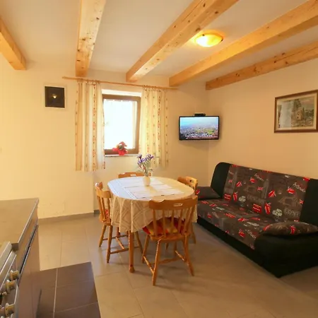 House Perla, Only 200 M From The Beach בית נופש