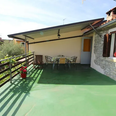 House Perla, Only 200 M From The Beach *